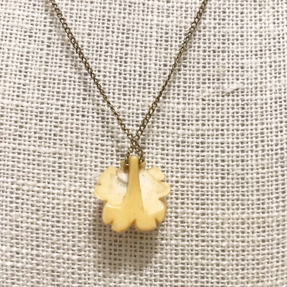 • Vintage • Bone Necklace - Picture 3 of 6